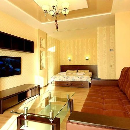 Апартаменти Недалеко До Центру Ternopil Exterior photo